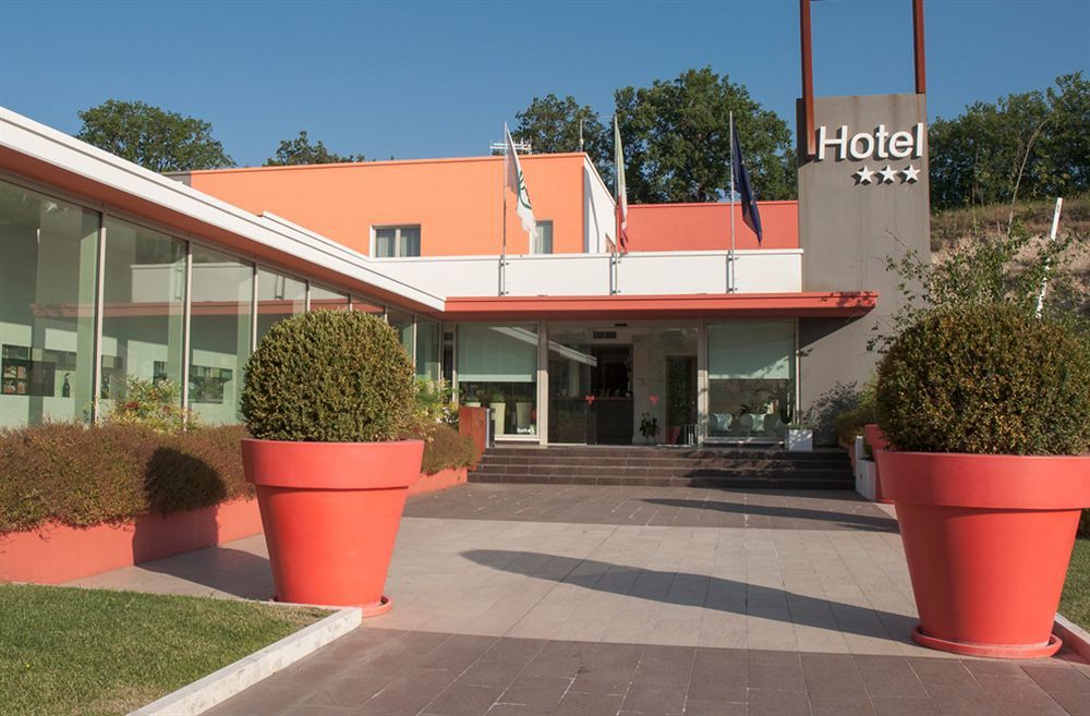 Hotel Cluentum Tolentino Exterior foto